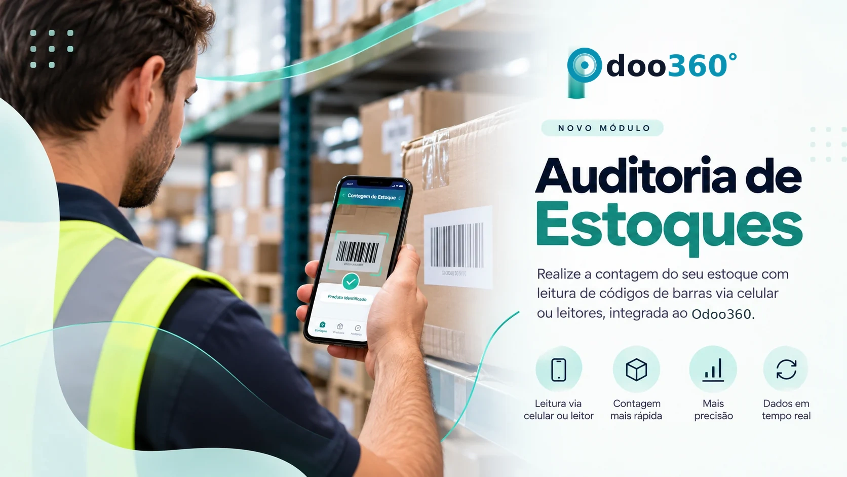 Funcionário de estoque bipando a etiqueta de uma caixa com o celular para a auditoria de estoque do Odoo180